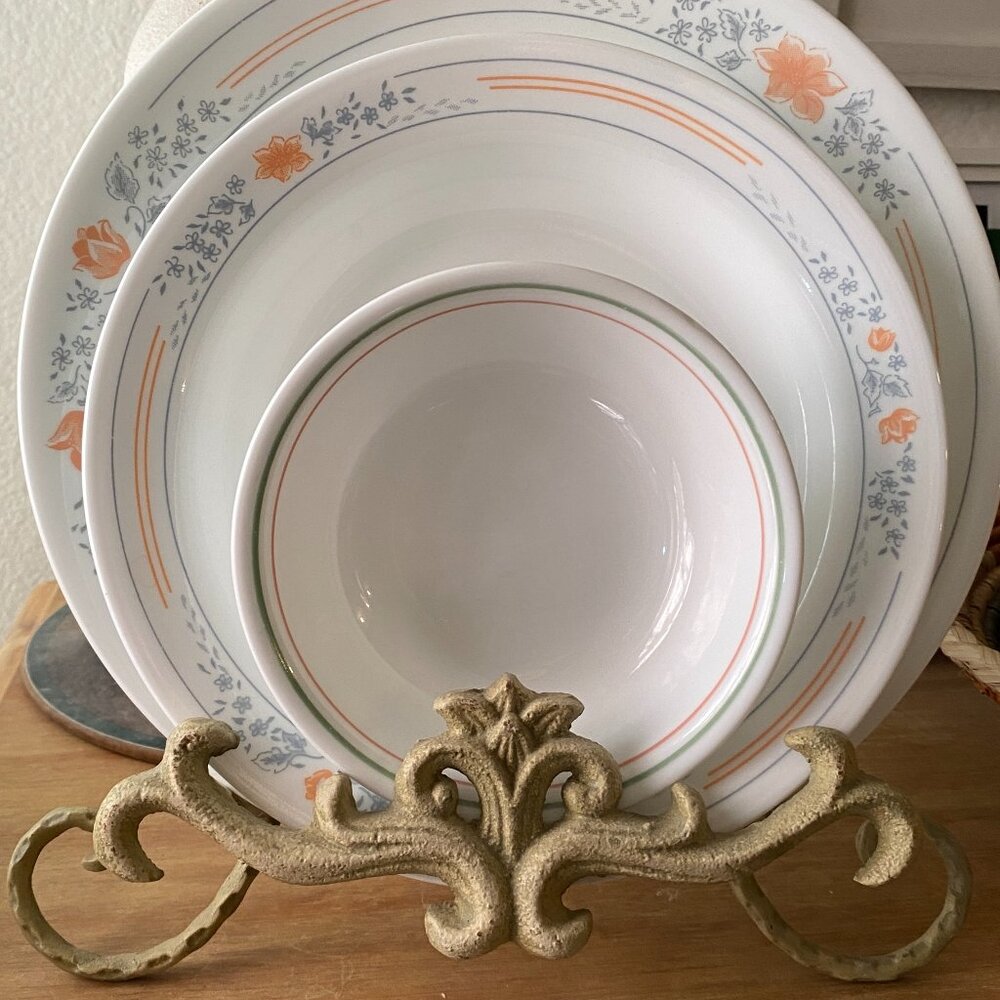 5 piece Corelle Apricot Grove 1x dinner, 2x lunch plates, 1x bowl